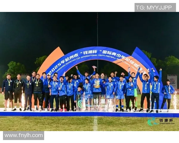 18岁青训小将加盟德甲球队开启职业生涯勇敢走出国门追梦